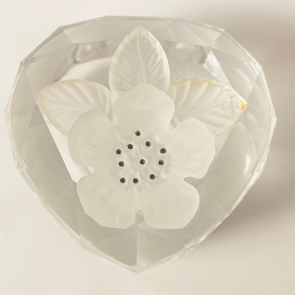 Rare VTG SWAROVSKI CRYSTAL Heart Shaped Jewelry Ring Box Frosted Flower Lid - Picture 3 of 9